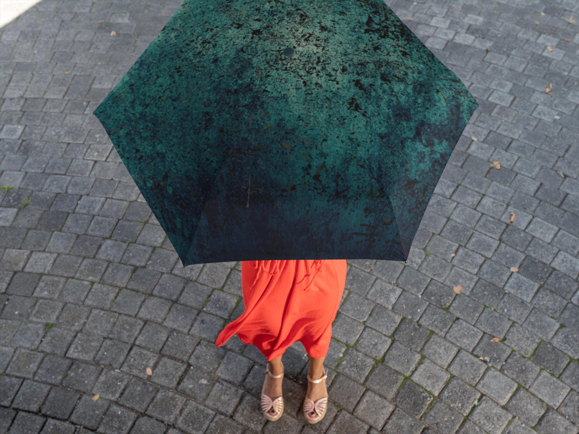Green Abstract Semi-Automatic Foldable Umbrella, Artistic Design, Windproof Travel Umbrella, Compact Parasol, Rain Accessories