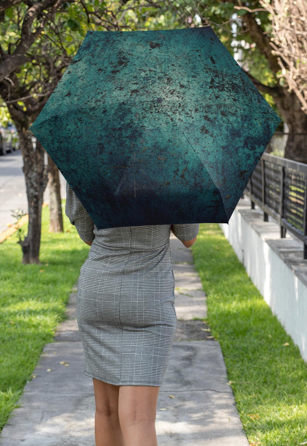 Green Abstract Semi-Automatic Foldable Umbrella, Artistic Design, Windproof Travel Umbrella, Compact Parasol, Rain Accessories